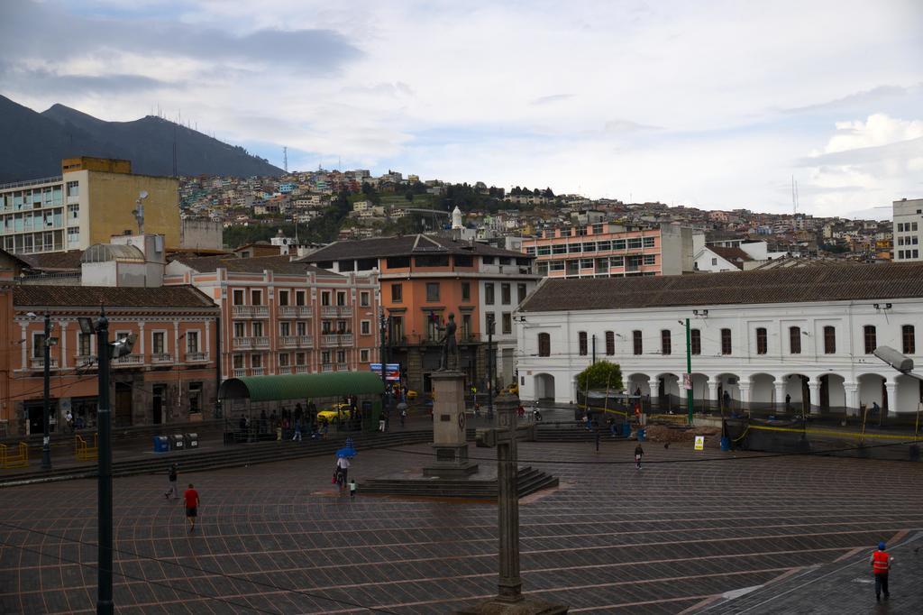 Hostal Juana de Arco Quito Exterior foto